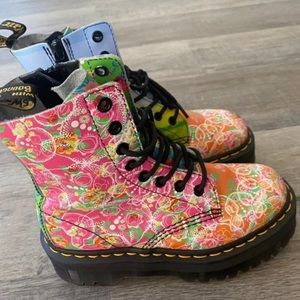 Dr. Martens Jadon Daze Sz 5. Can fit 5-6